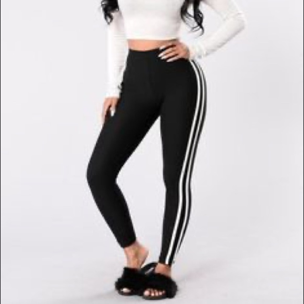 Black Leggings with 2 stripes on the side